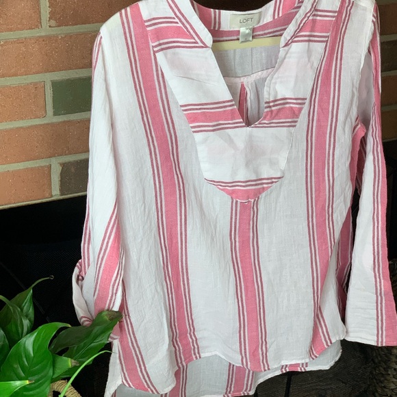 LOFT Tops - M Ann Taylor LOFT candy stripe gauzy light  top